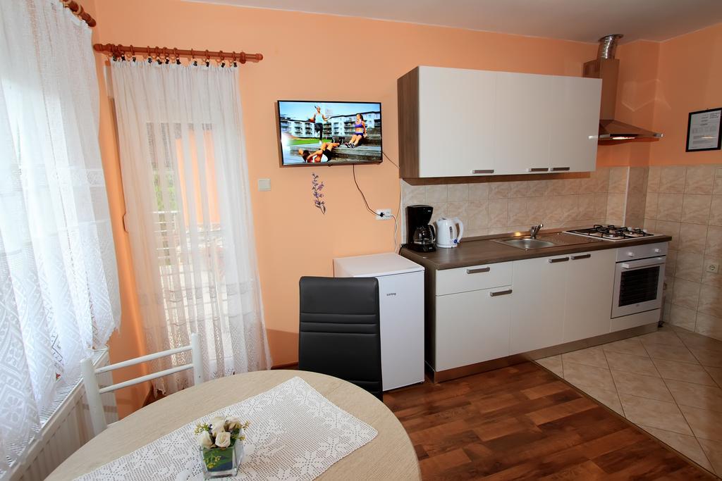 Vila Julija - Apartment & Rooms Otočac Exterior foto